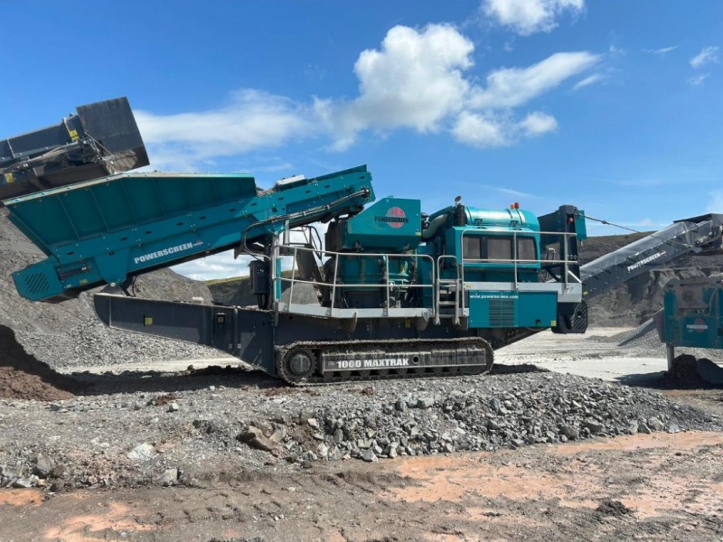 MAXTRAK 1000 - International Construction Equipment MAXTRAK 1000 - International Construction Equipment